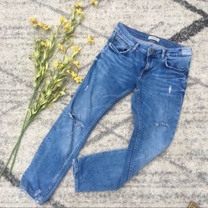 Zara Women Distressed Capris